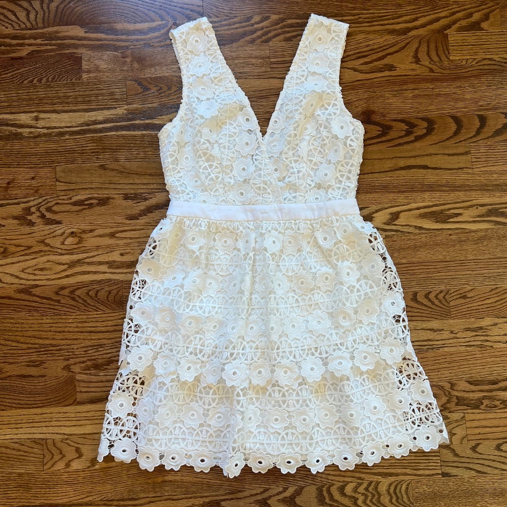 NWTβ Endless Rose Lace Dress Women's Sz. M Floral Tiered V-Neck Sleeveless